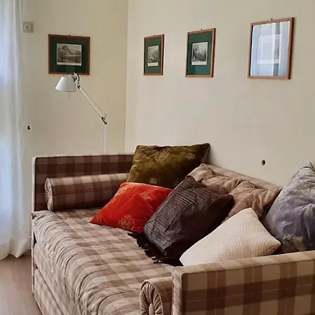 Cosy And Charming In Center